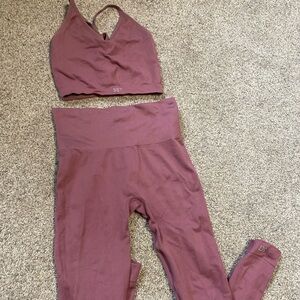 Mauve/pink Set Active set , sculpt flex fabric.